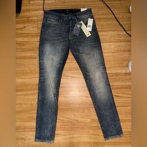 JC Legacy edition STYLE: JR1082
SIZE: 30X32
COLOR: DEATH VALLEY
ROSS
RN#79771